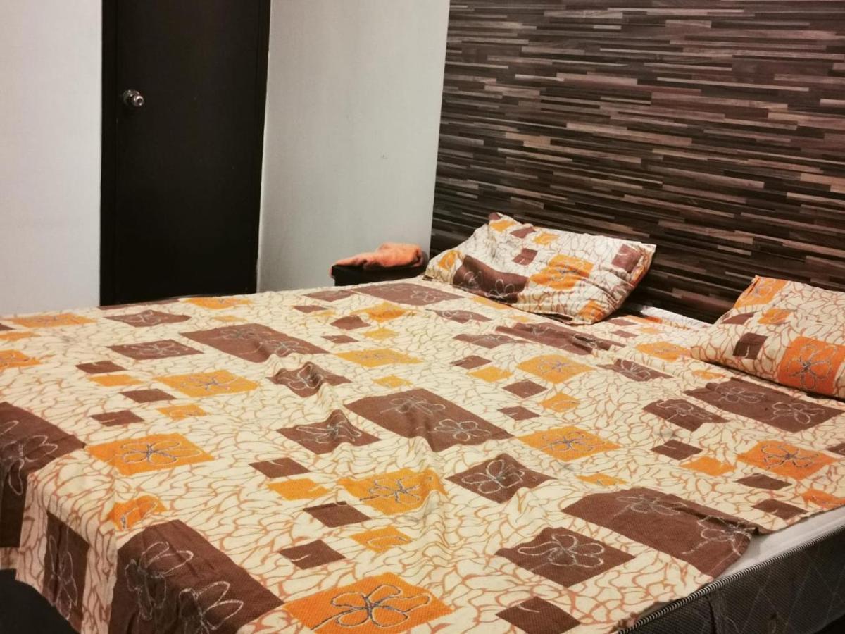 Gulshan Guest House Karachi Bagian luar foto