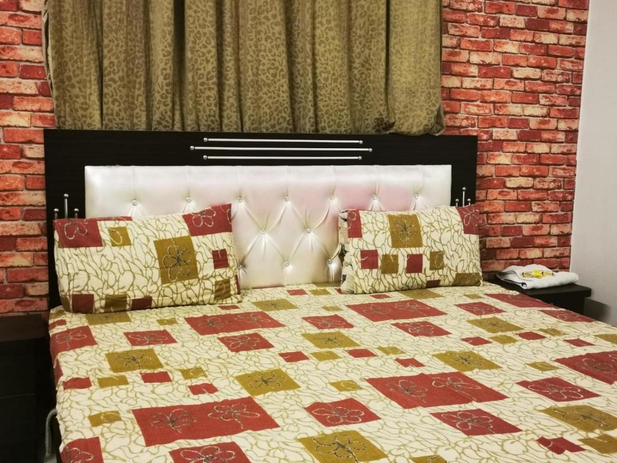 Gulshan Guest House Karachi Bagian luar foto
