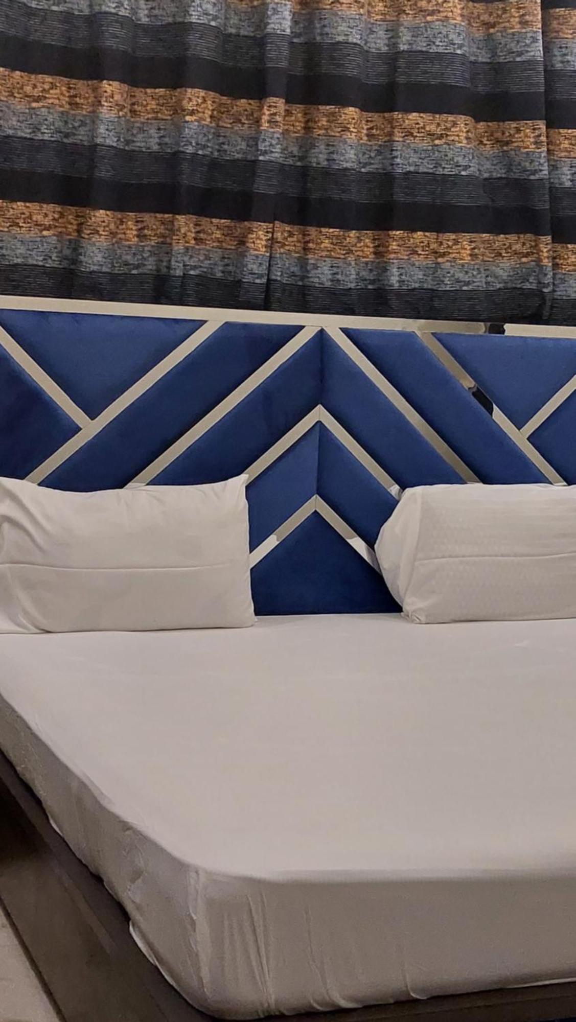 Gulshan Guest House Karachi Bagian luar foto